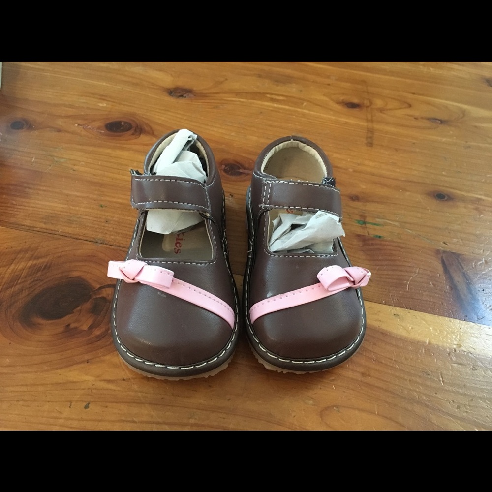 Girls May Jane size 4.5 Squeakies
